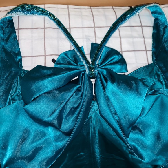 Gorgeous TEAL open back dress! - Picture 4 of 5